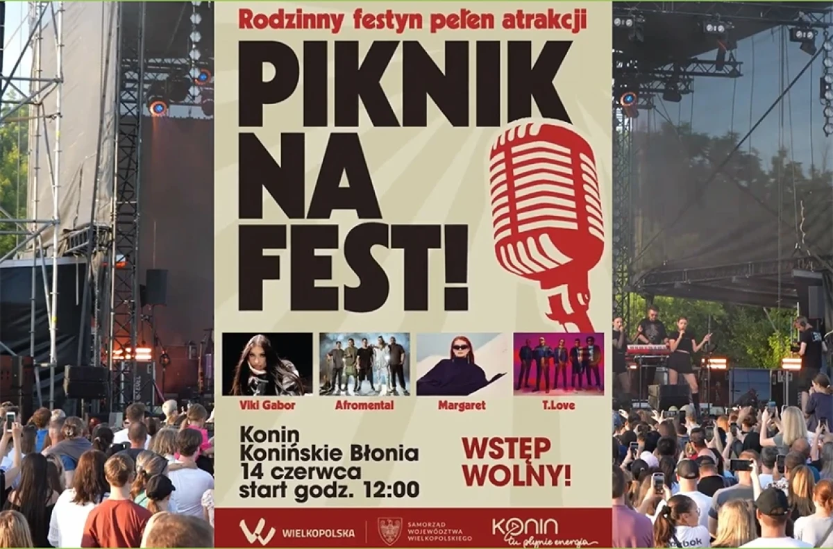 Plakat festynu na tle sceny dla muzyków.